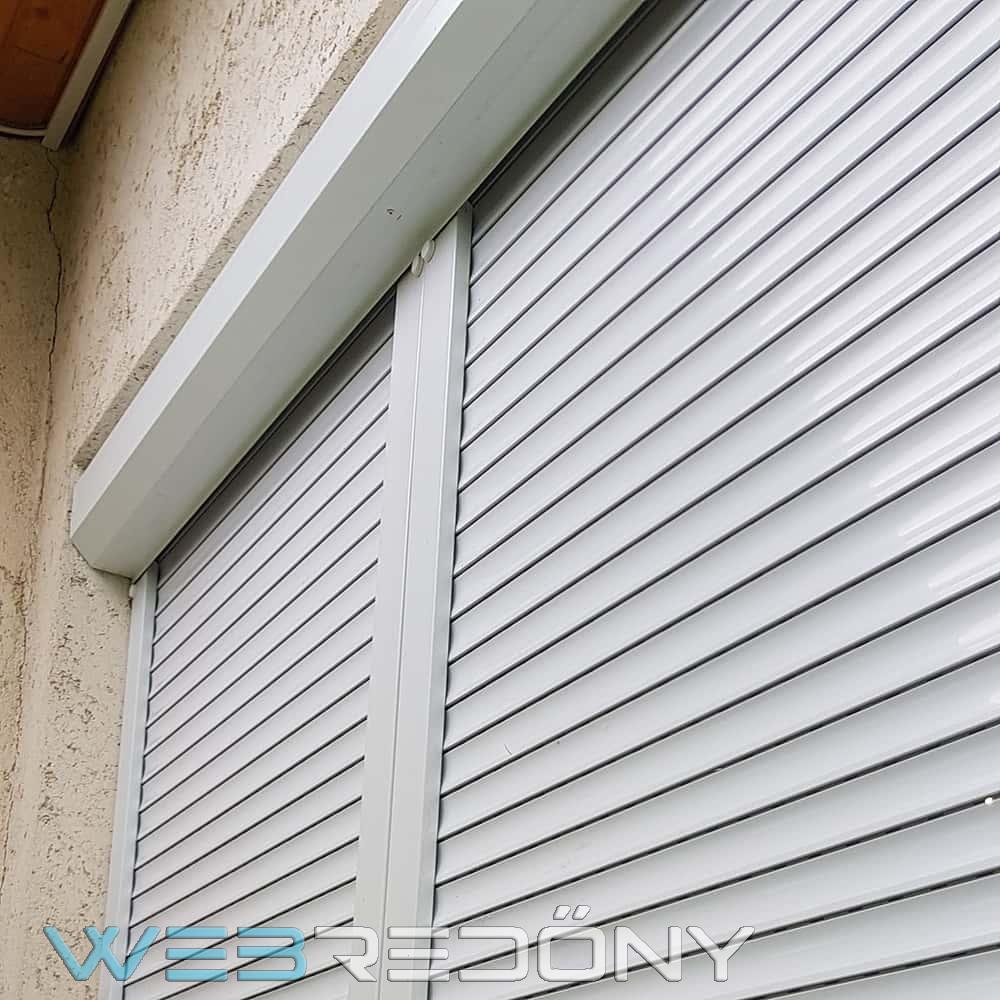 Hagyományos műanyag redőny fehér Hagyományos műanyag redőny fehér